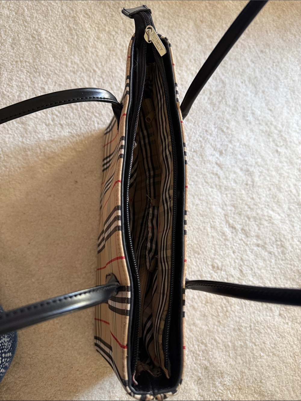Classic Plaid Tote Shoulder Bag in Beige and Black - Picture 11 of 14